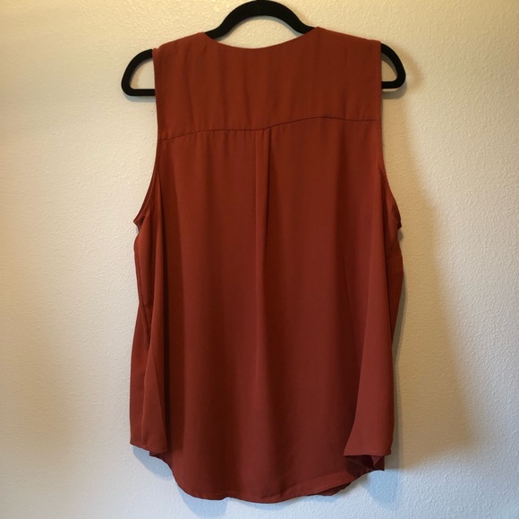 NWOT Maurices 0X Sleeveless Button Down Blouse - Picture 3 of 5